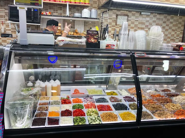 Makilito Super Deli Picture 10