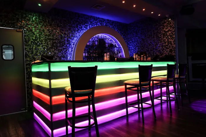 ZION Restaurant & Lounge Picture 2