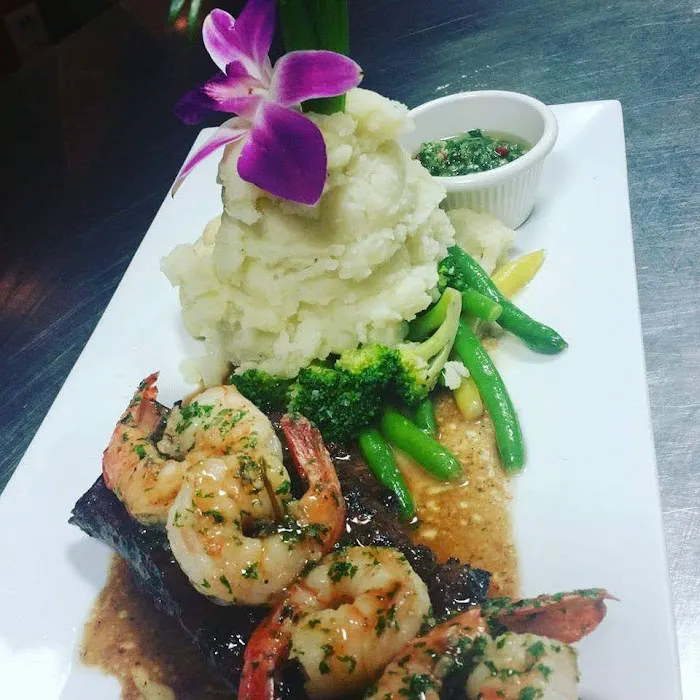 ZION Restaurant & Lounge Picture 10