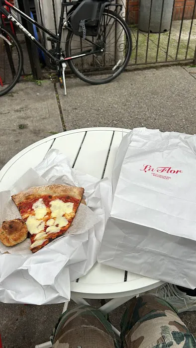 La Flor Pizza Picture 7