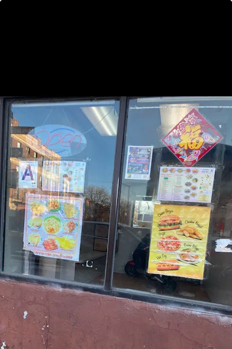 Lucky Chan Kitchen Picture 1