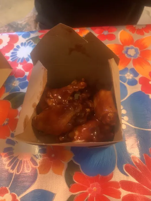 Dan and John's Wings Brooklyn Picture 8