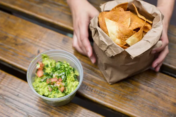 Fast and Fresh Burrito Deli Picture 8