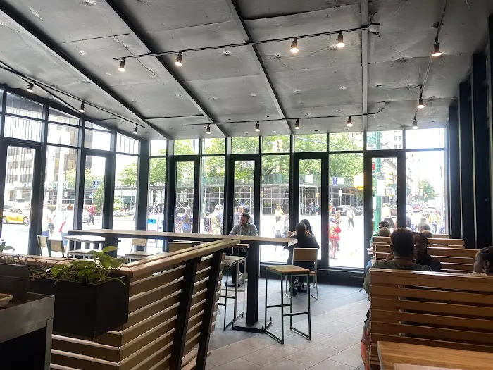 Shake Shack Downtown Brooklyn Picture 1