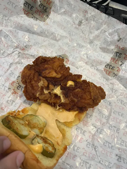 375º Chicken 'n Fries Picture 1