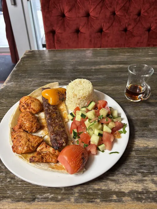 Istanbul Mediterranean Grill Picture 3