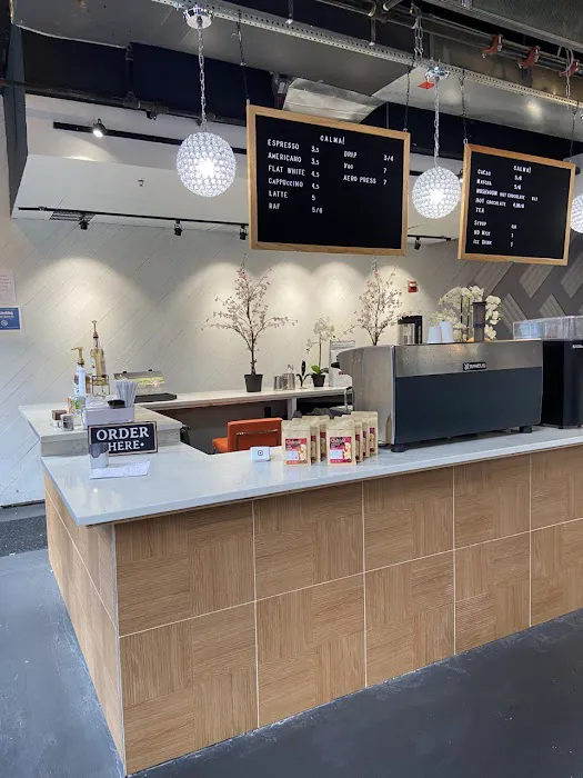 Calma! Coffee Shop and Showroom Picture 4