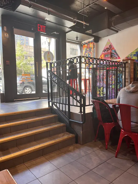 Dave's Hot Chicken Picture 4