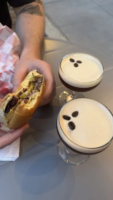 Tommy’s Bar & Burger Picture 6