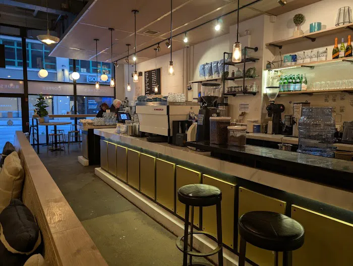 Bluestone Lane DUMBO Café Picture 6