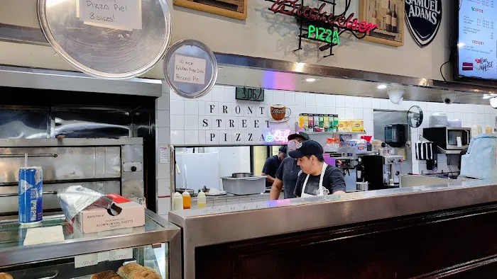 Front Street Pizza Picture 3