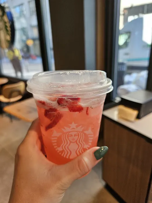 Starbucks Picture 8