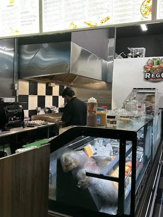 Rego Deli & Grill Picture 3