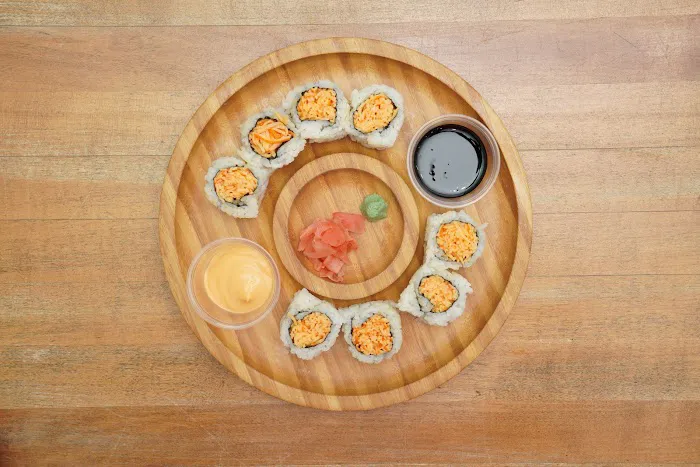 Kosher Mezze Pizzeria & Sushi Picture 3