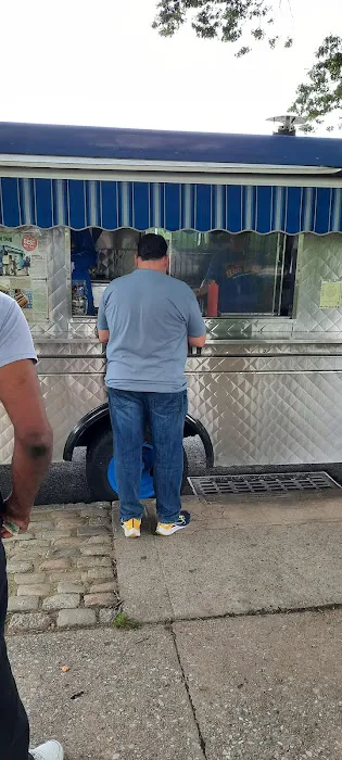 Dominick's Hot Dog Truck Picture 1