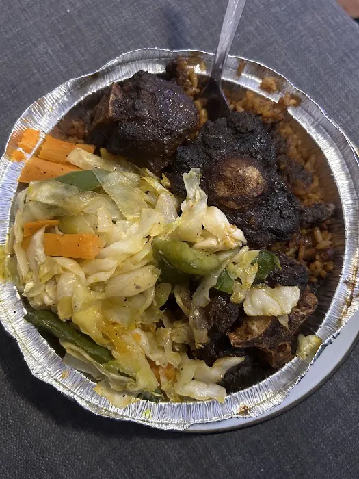 Gee's Caribbean Restaurant Picture 2