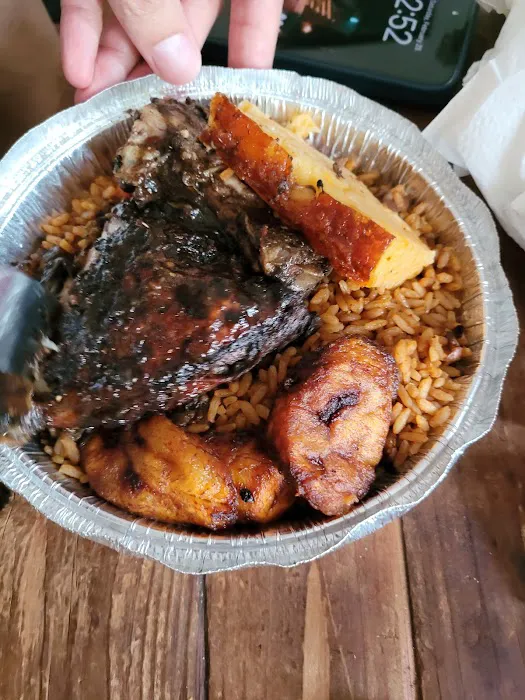 Gee's Caribbean Restaurant Picture 1