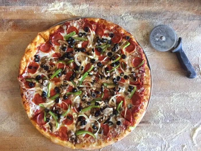 786 Crown Chicken and Pizza Picture 3