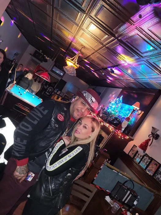 CourtSide Lounge Picture 10