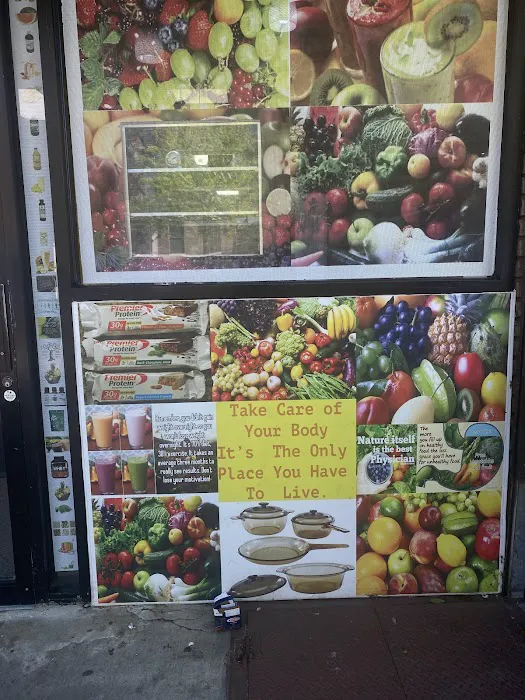 Living Well Garden Juice Bar Picture 5