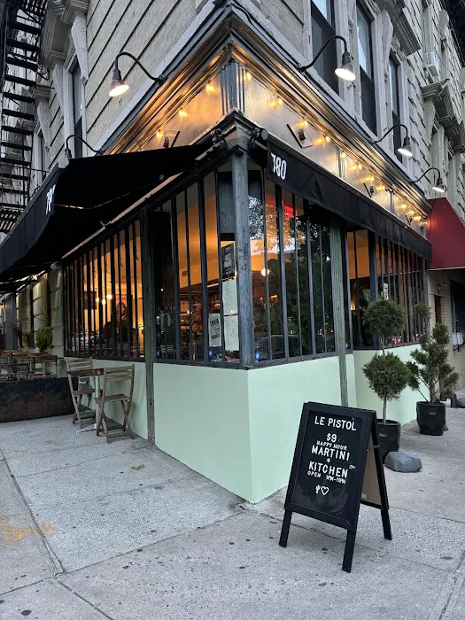 Le Pistol Bar & Cafe Picture 2