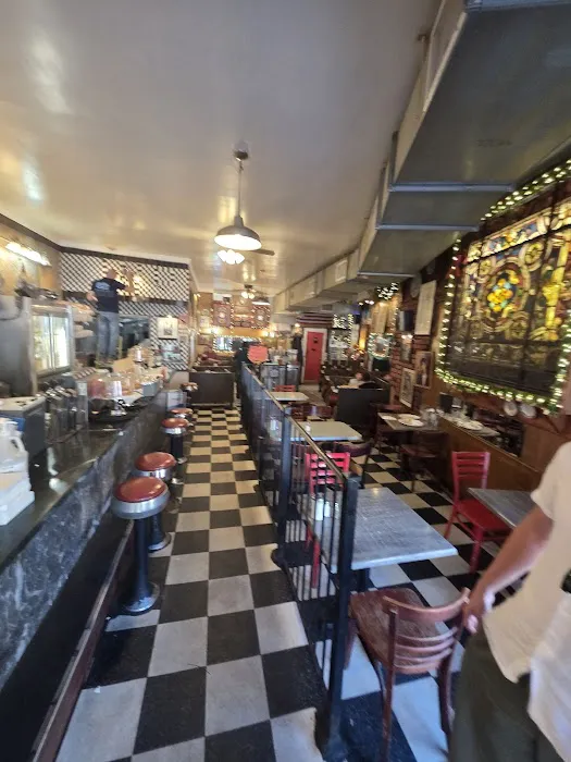 Tom’s Restaurant Picture 9
