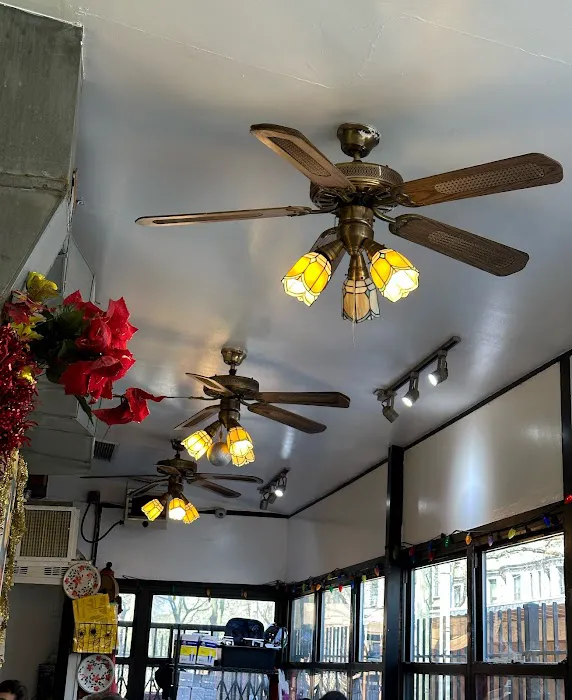 Tom’s Restaurant Picture 7