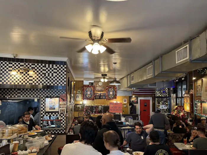 Tom’s Restaurant Picture 5