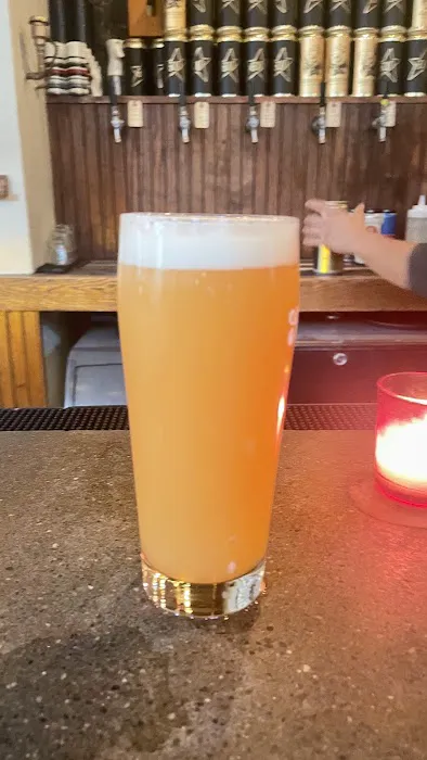 Gold Star Beer Counter Picture 4