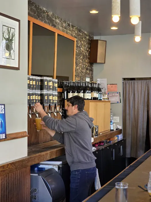 Gold Star Beer Counter Picture 7