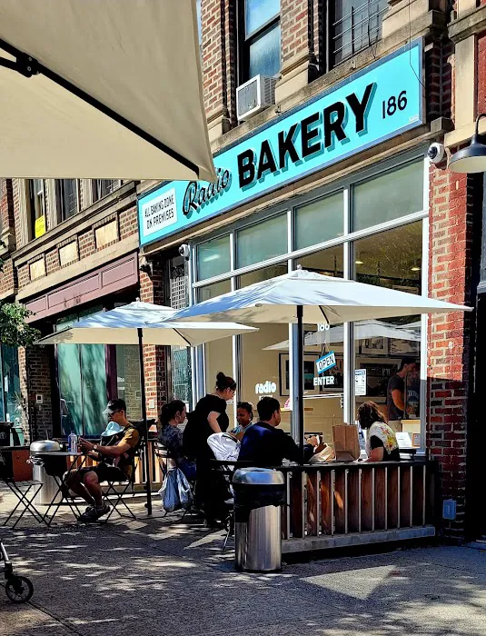 Radio Bakery Picture 8