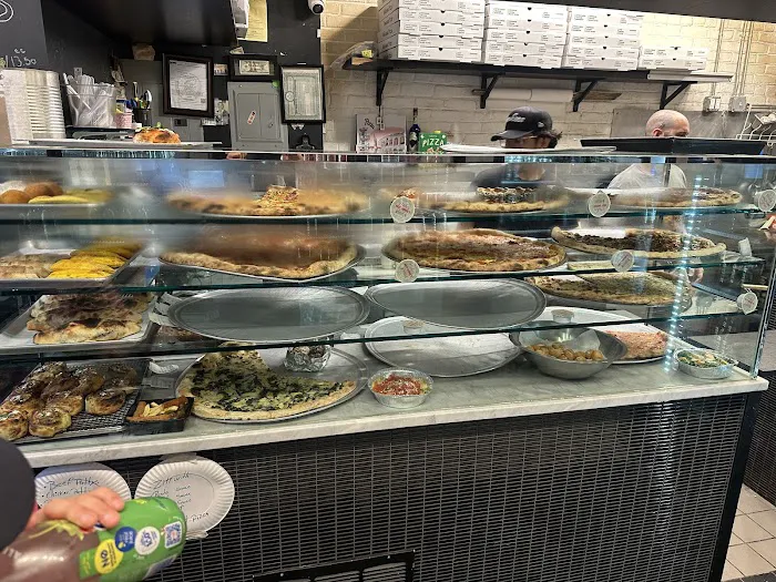 Crown Heights Pizza Picture 2