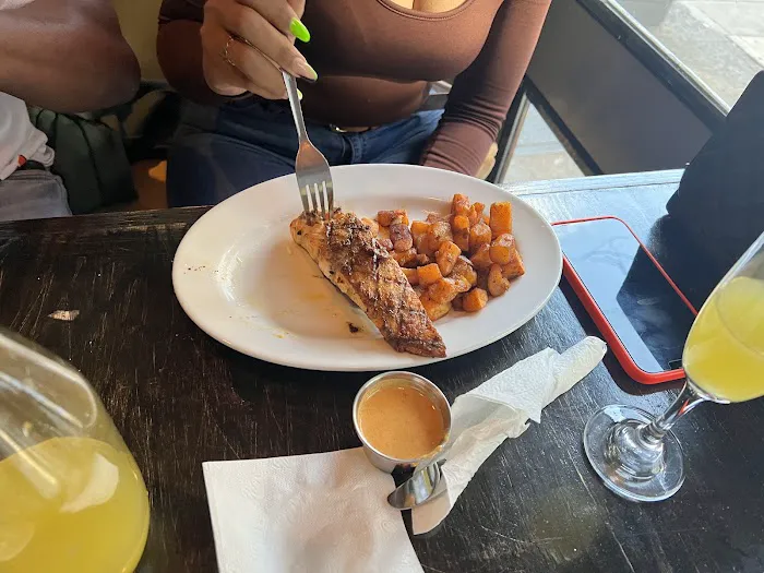 95 South Soul Food Restaurant Picture 5
