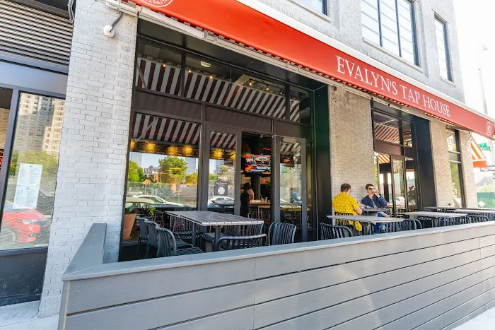 Evalyn's Tap House Picture 10
