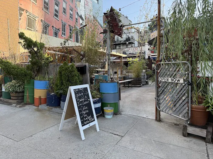 Casita of Brooklyn @ The Yard Picture 8