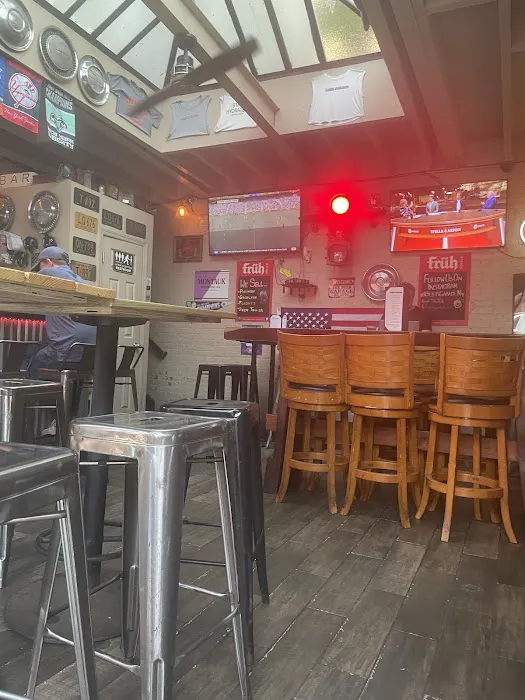 The Beer Garage Picture 7