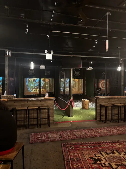 Kick Axe Throwing BROOKLYN Picture 8