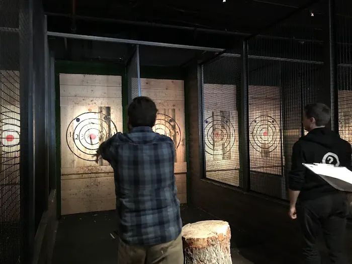 Kick Axe Throwing BROOKLYN Picture 2