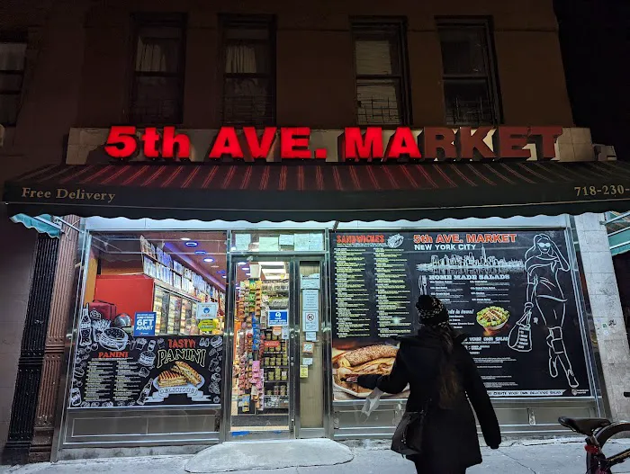 5th Avenue Market Picture 3