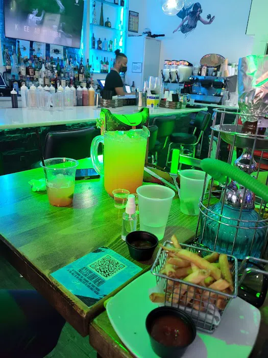 Aqua Bar and Grill Picture 9