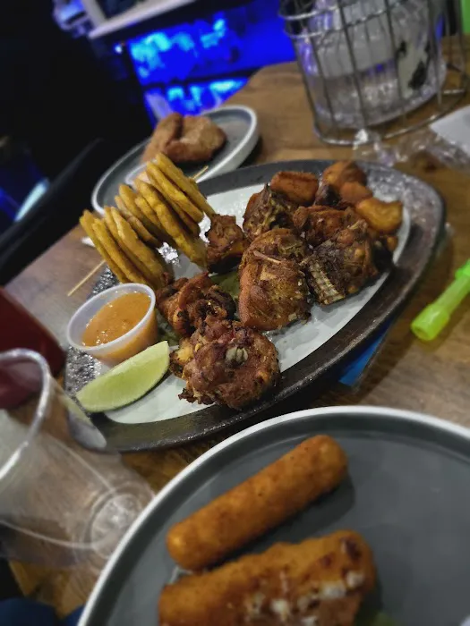 Aqua Bar and Grill Picture 6