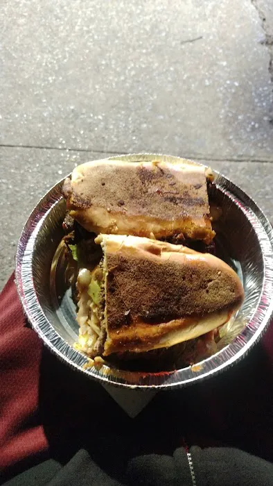 Kema Chimi Fritura Food Truck Picture 4