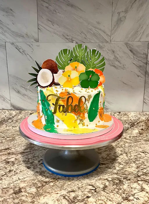 Lucy cake & Decorations Picture 4
