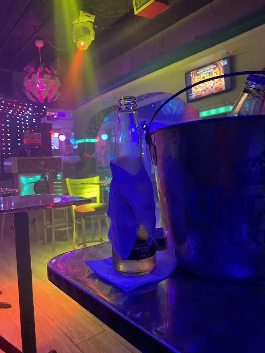 Sabana Food & Drink Lounges Picture 8