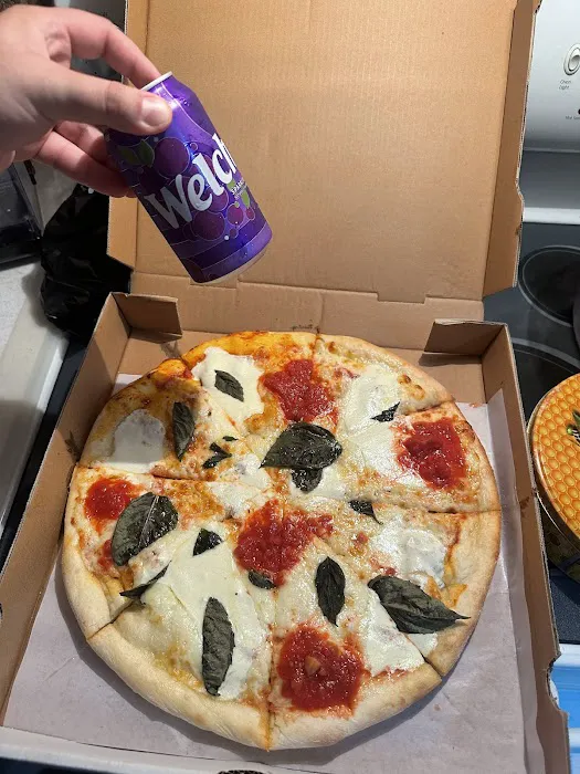 Elys Pizza Picture 6