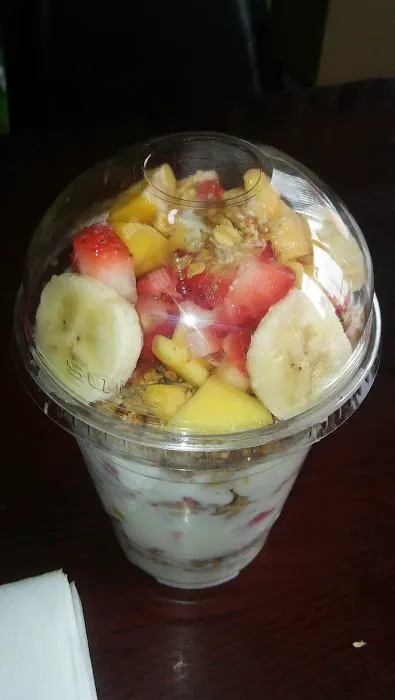 Hunts Point Juice Bar & Deli Picture 2