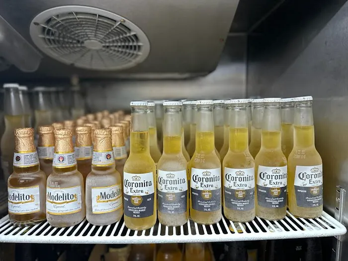 El Sabor Deli Grocery Picture 4