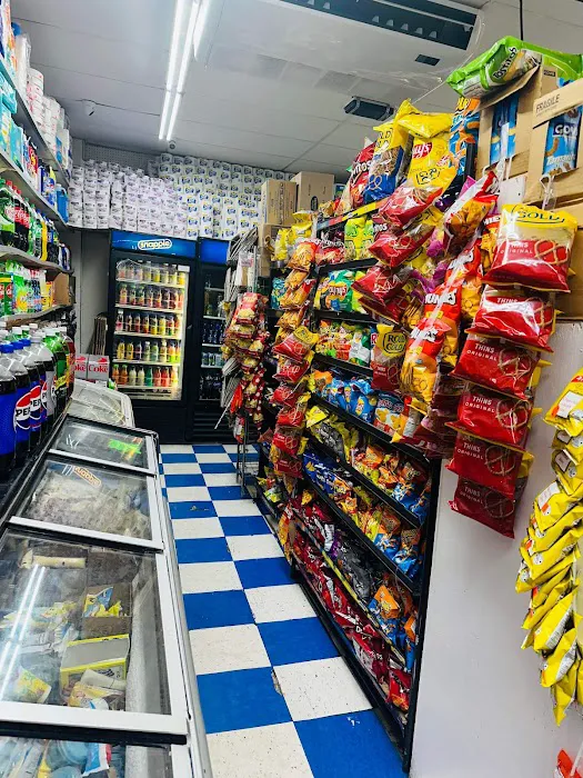 El Sabor Deli Grocery Picture 10