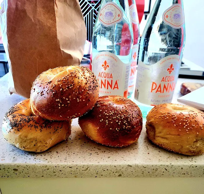 La Bagel Delight Picture 3