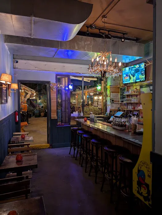 Yard Bar Picture 9